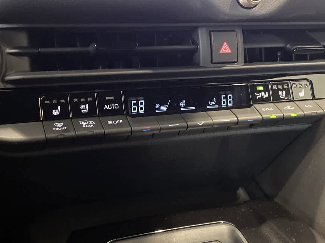 Thumbnail: 2026 Toyota Crown - 18