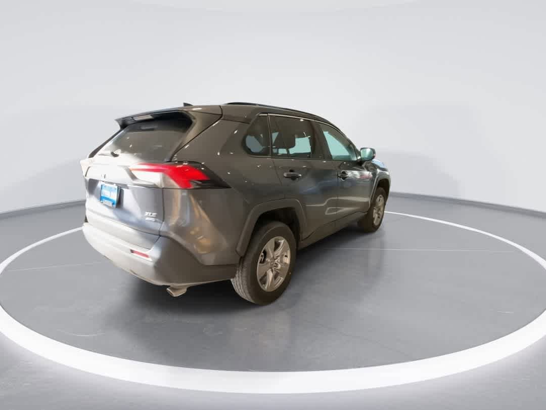Thumbnail: 2025 Toyota RAV4 - 8