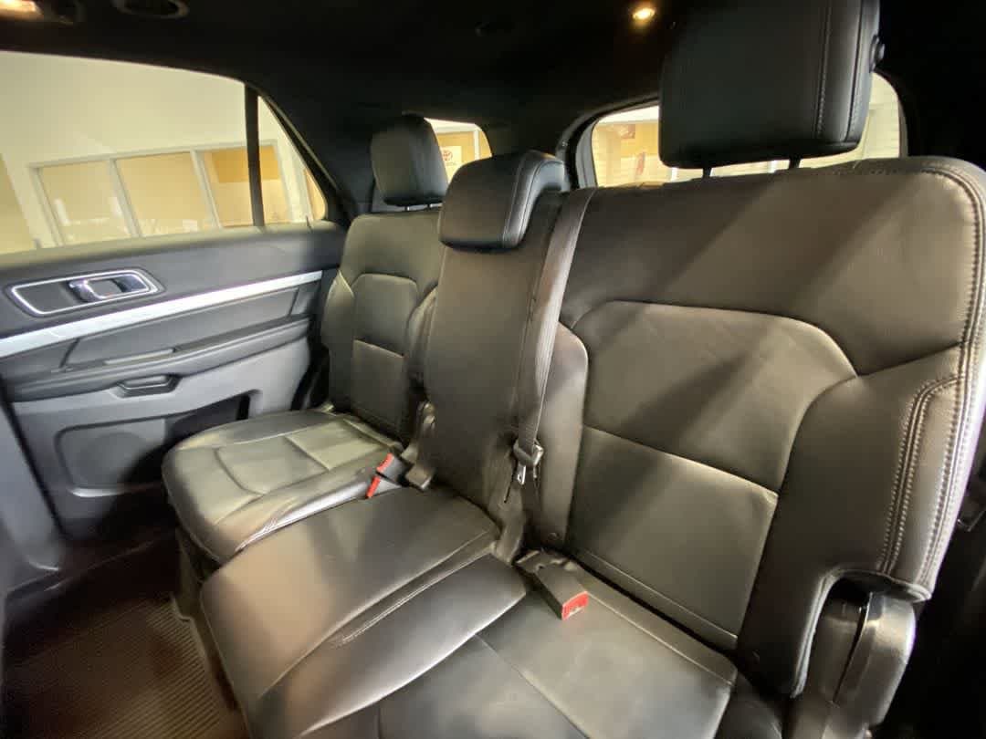 Thumbnail: 2016 Ford Explorer - 25