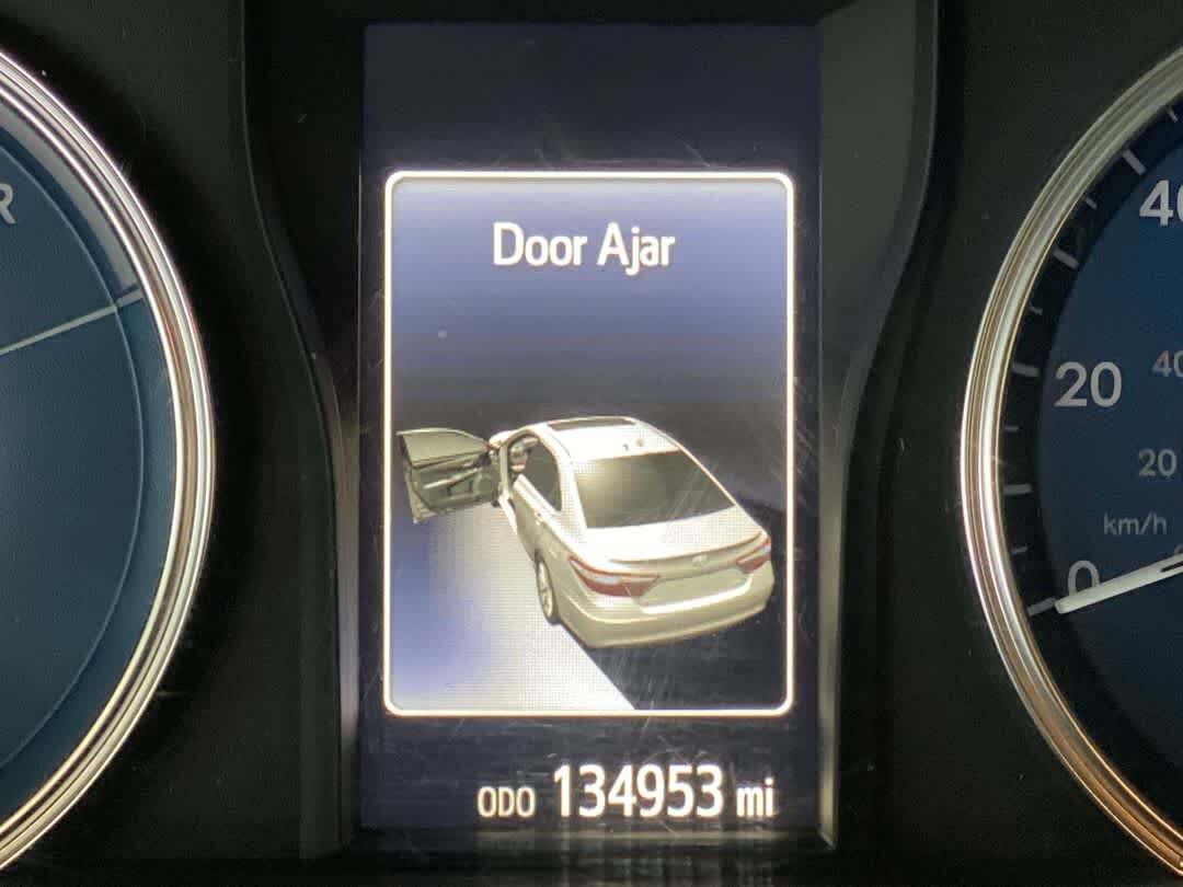 Thumbnail: 2017 Toyota Camry - 18