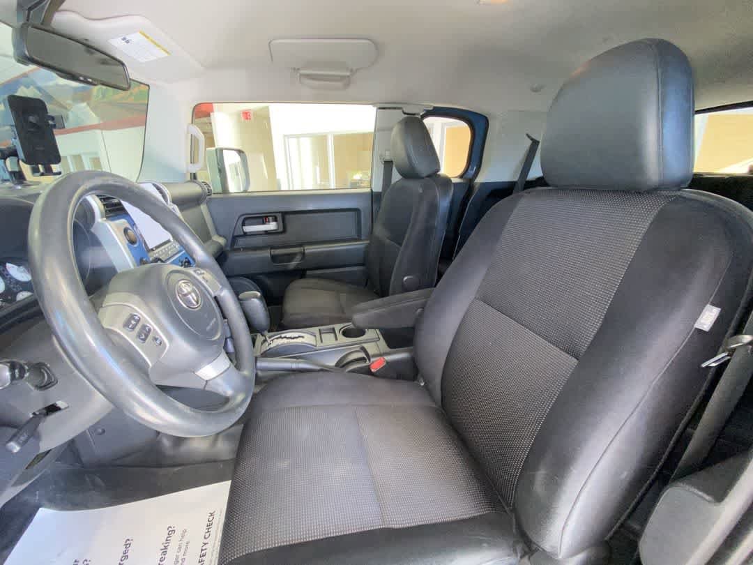 Thumbnail: 2013 Toyota FJ Cruiser - 13