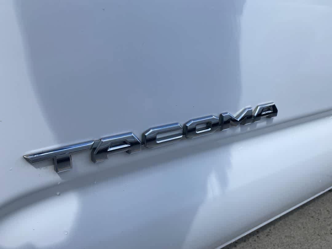 Thumbnail: 2019 Toyota Tacoma - 10