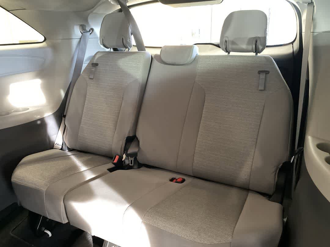 Thumbnail: 2023 Toyota Sienna - 22