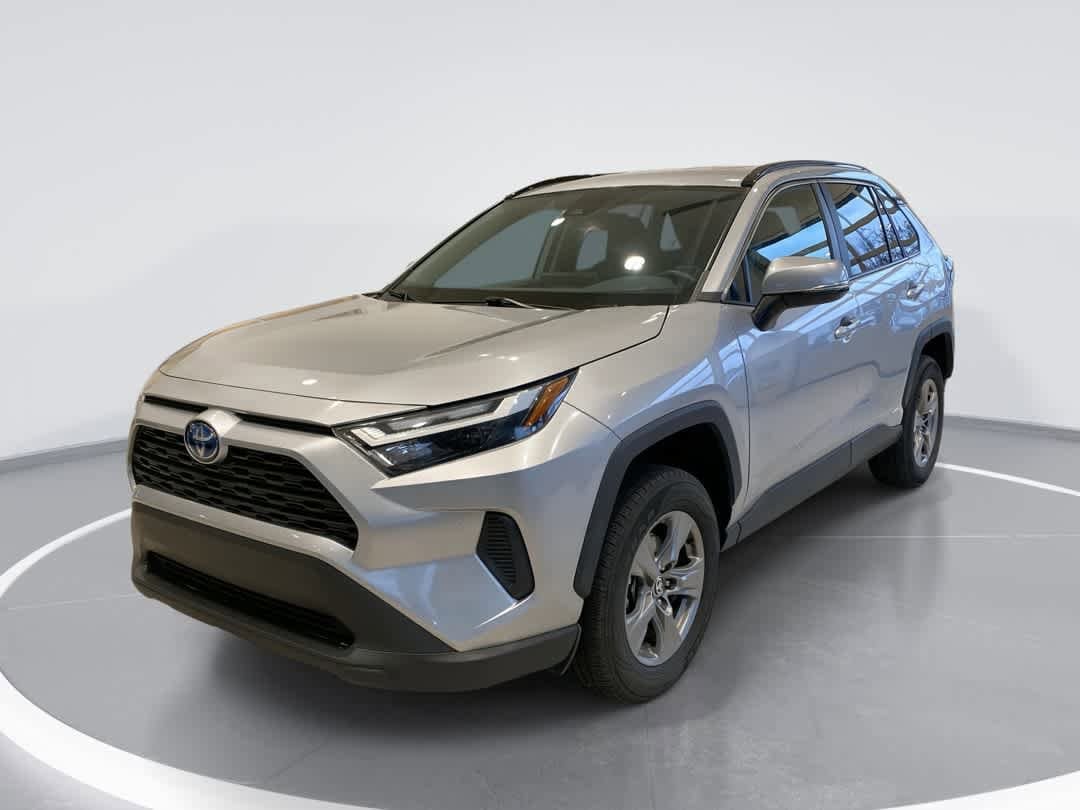 2024 Toyota RAV4 XLE's photo
