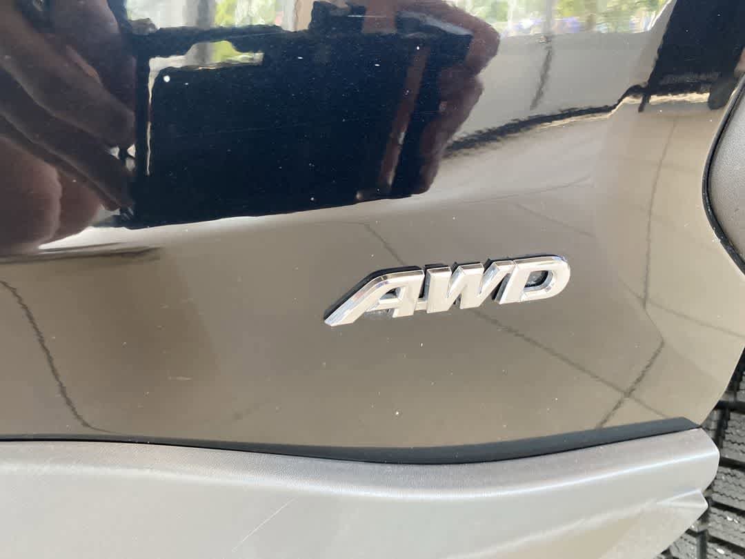 Thumbnail: 2020 Toyota RAV4 - 10