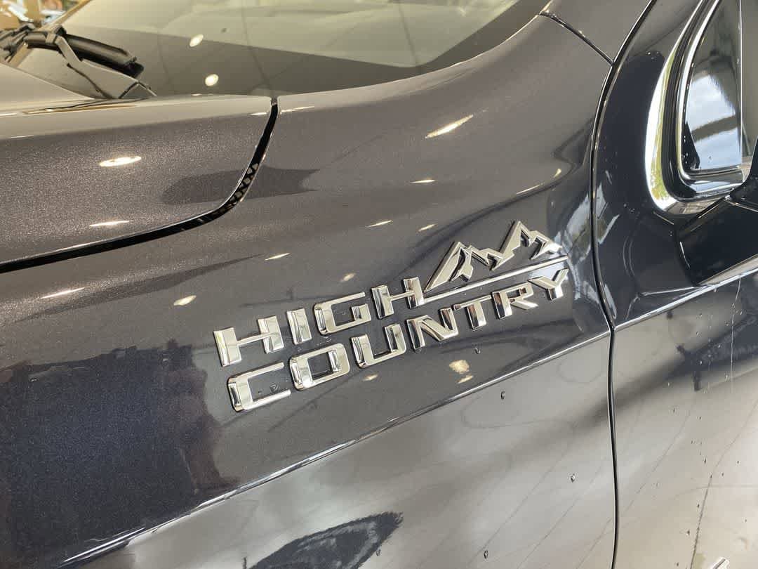 Thumbnail: 2022 Chevrolet Tahoe - 10