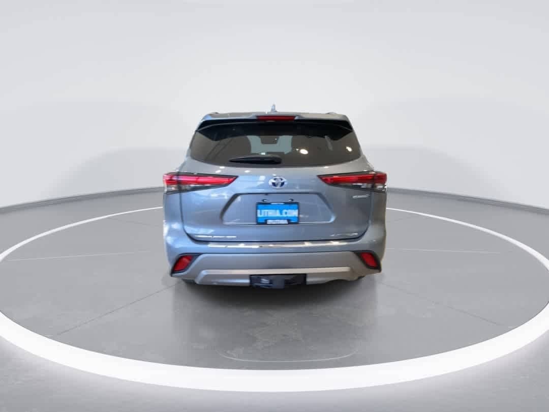 Thumbnail: 2023 Toyota Highlander - 7