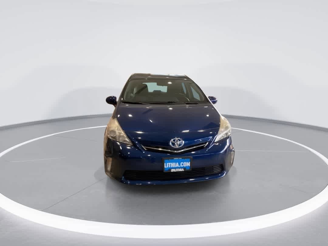 Thumbnail: 2012 Toyota Prius v - 3