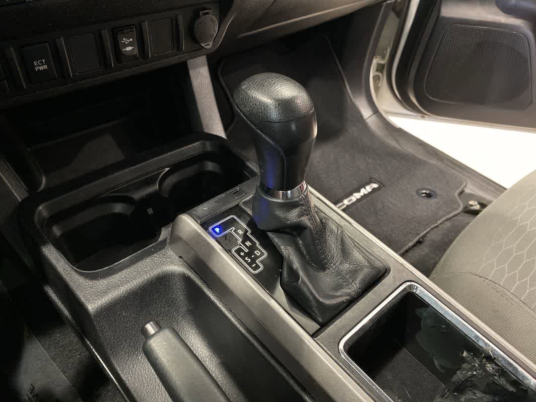 Thumbnail: 2018 Toyota Tacoma - 19