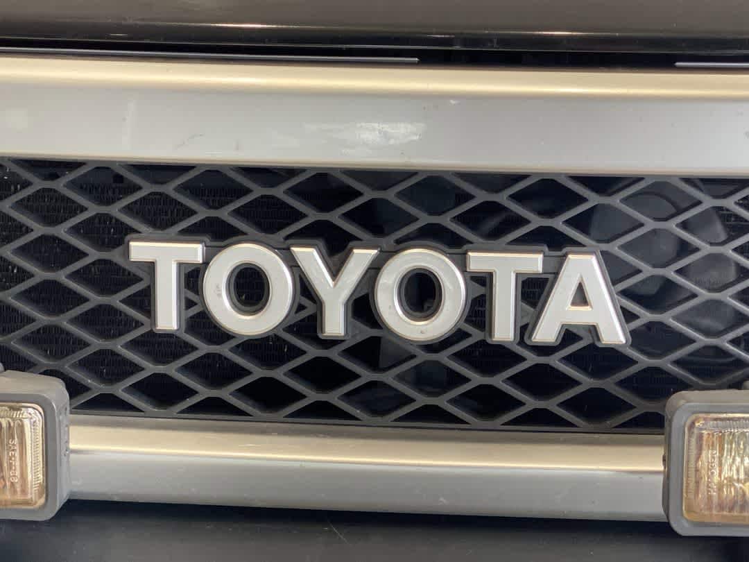 Thumbnail: 2008 Toyota FJ Cruiser - 10