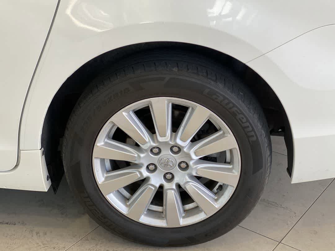 Thumbnail: 2017 Toyota Sienna - 12
