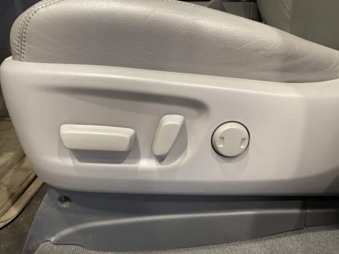 Thumbnail: 2019 Toyota Sienna - 12