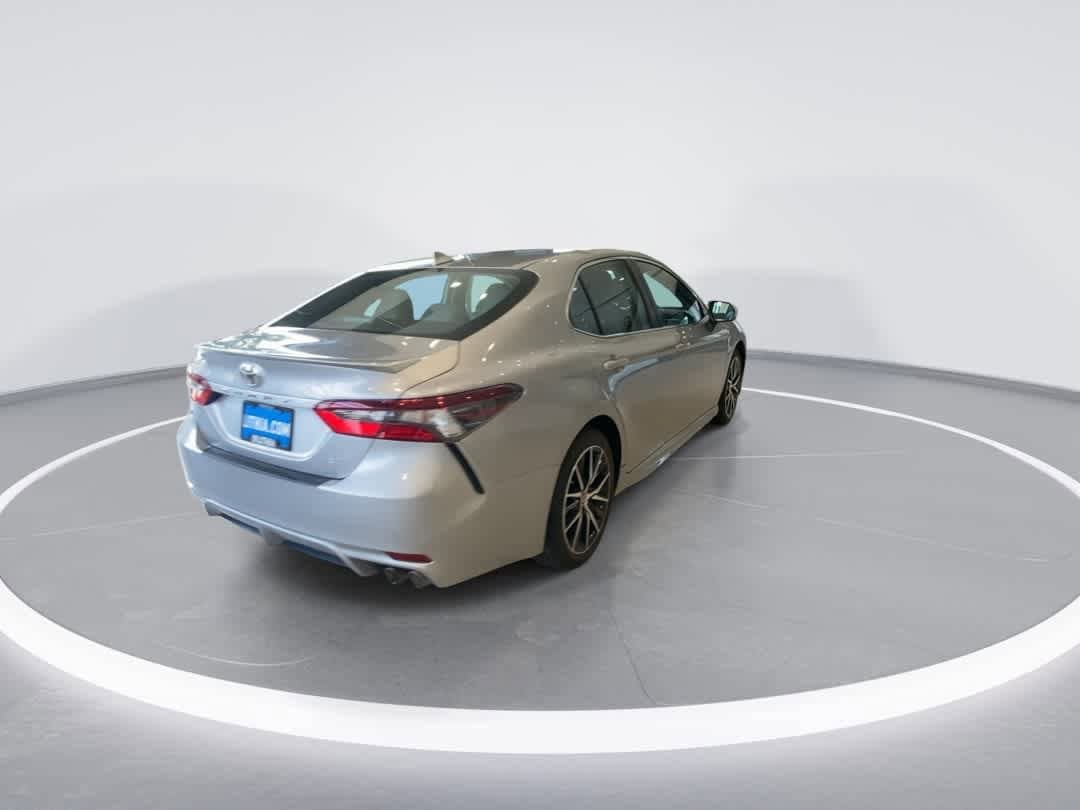 Thumbnail: 2022 Toyota Camry - 8