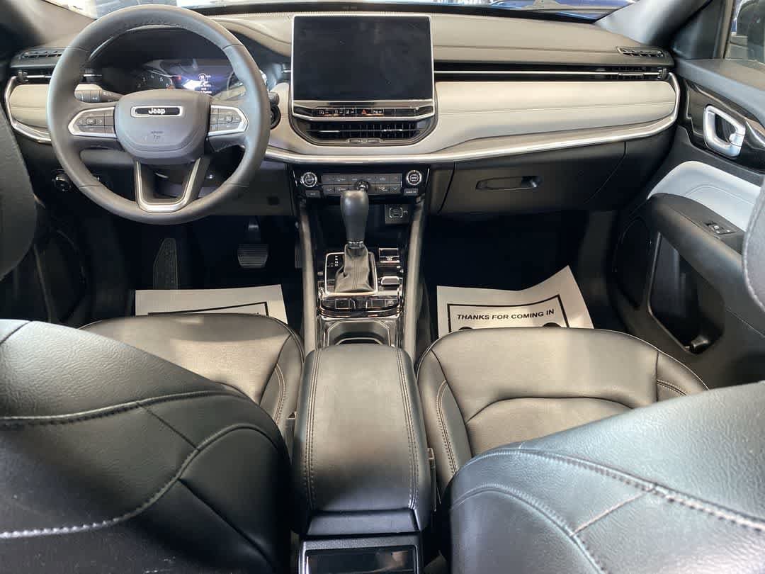 Thumbnail: 2023 Jeep Compass - 23