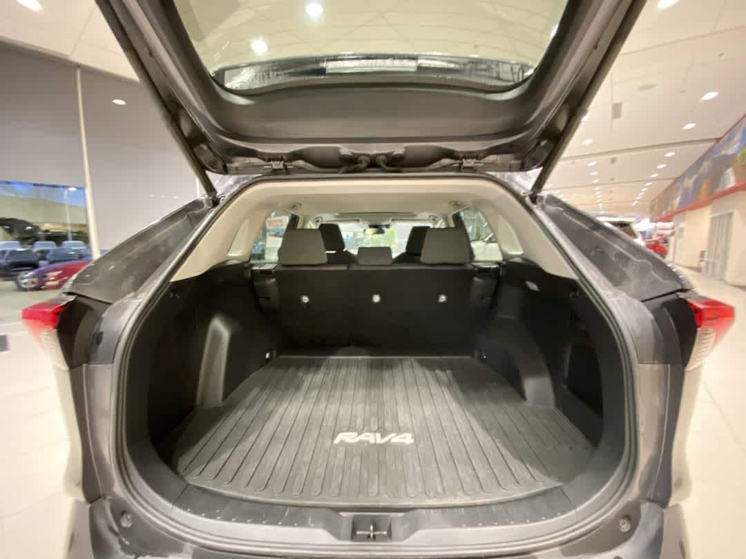 Thumbnail: 2021 Toyota RAV4 - 26