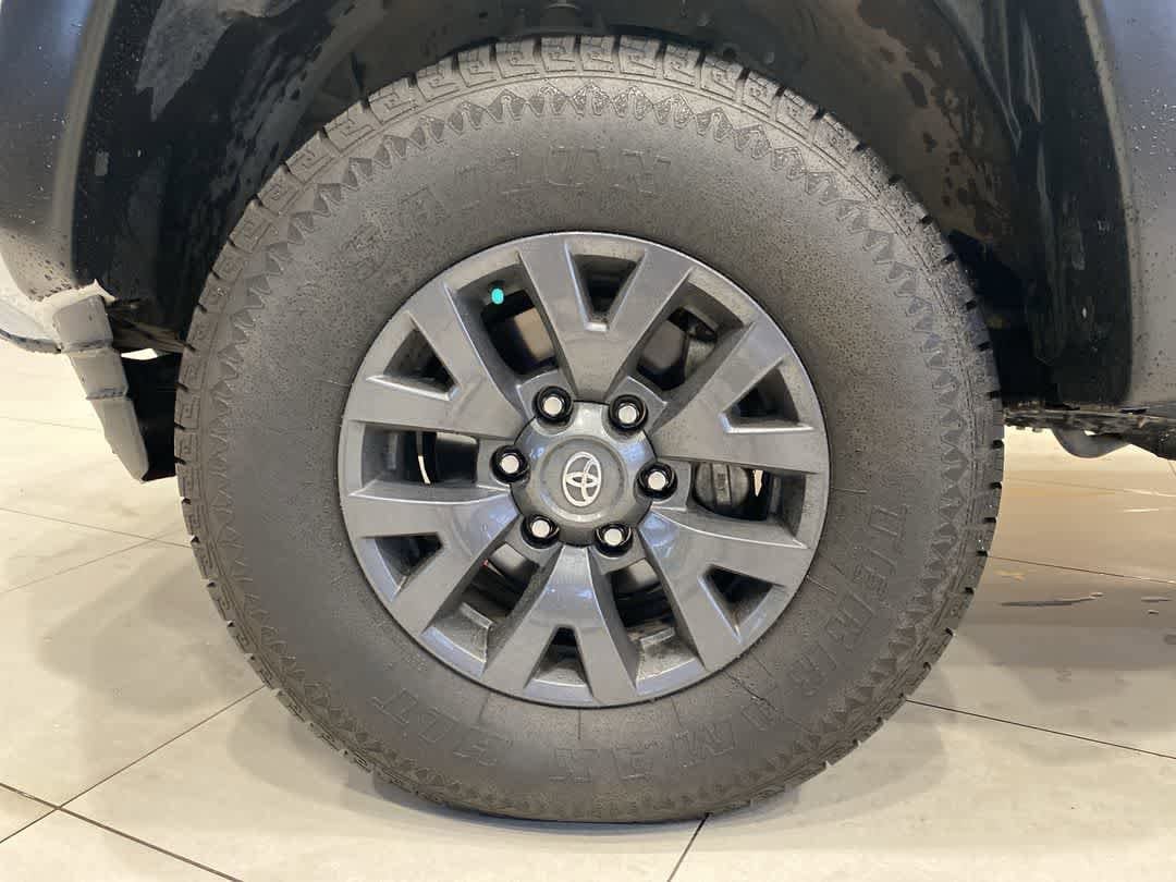Thumbnail: 2022 Toyota Tacoma - 10