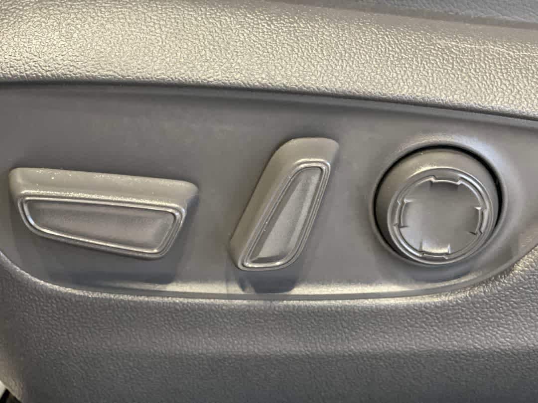 Thumbnail: 2021 Toyota Sienna - 15