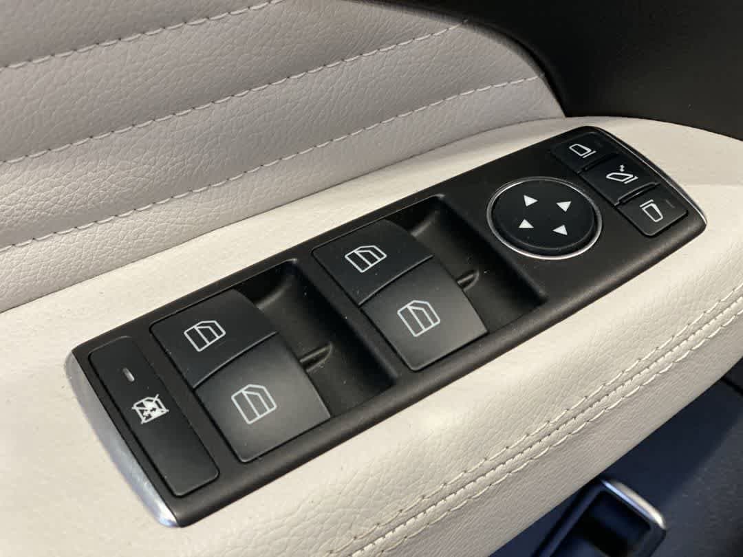 Thumbnail: 2016 Mercedes-Benz GLE - 15