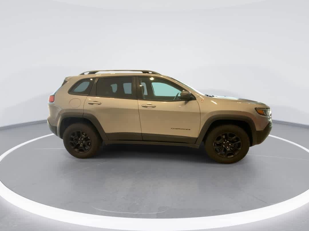 Thumbnail: 2020 Jeep Cherokee - 9
