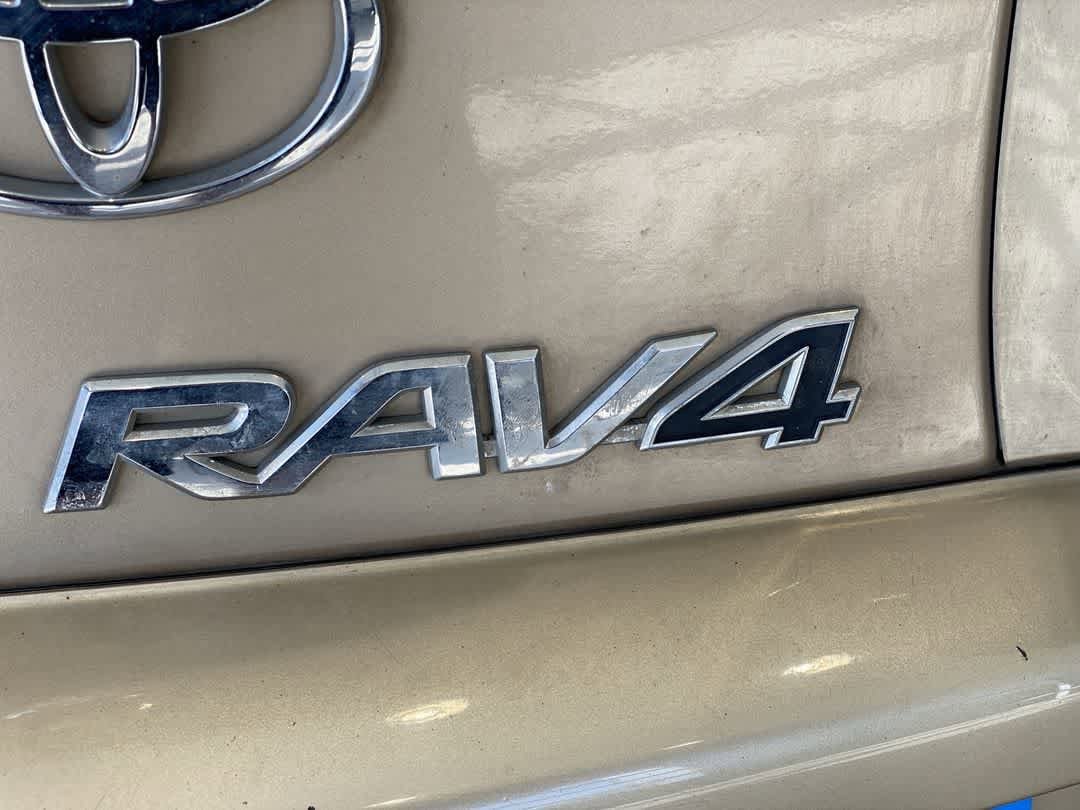 2009 Toyota RAV4 Base 10