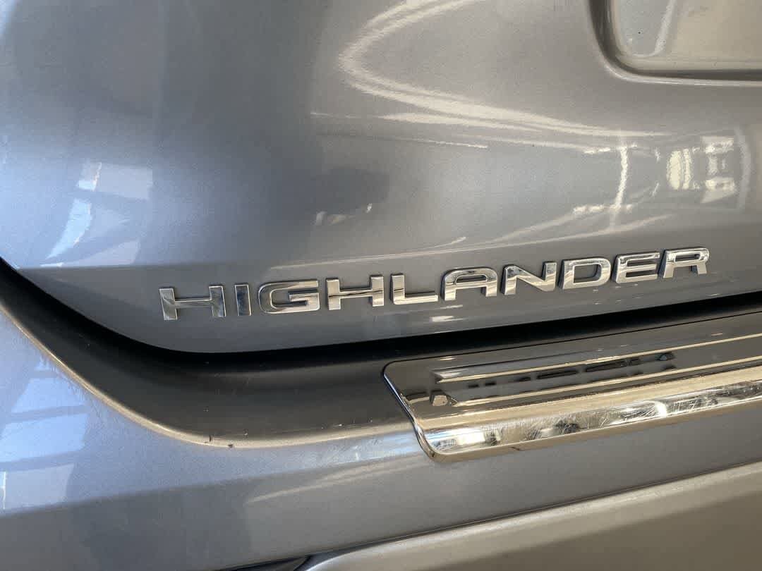 Thumbnail: 2021 Toyota Highlander - 11