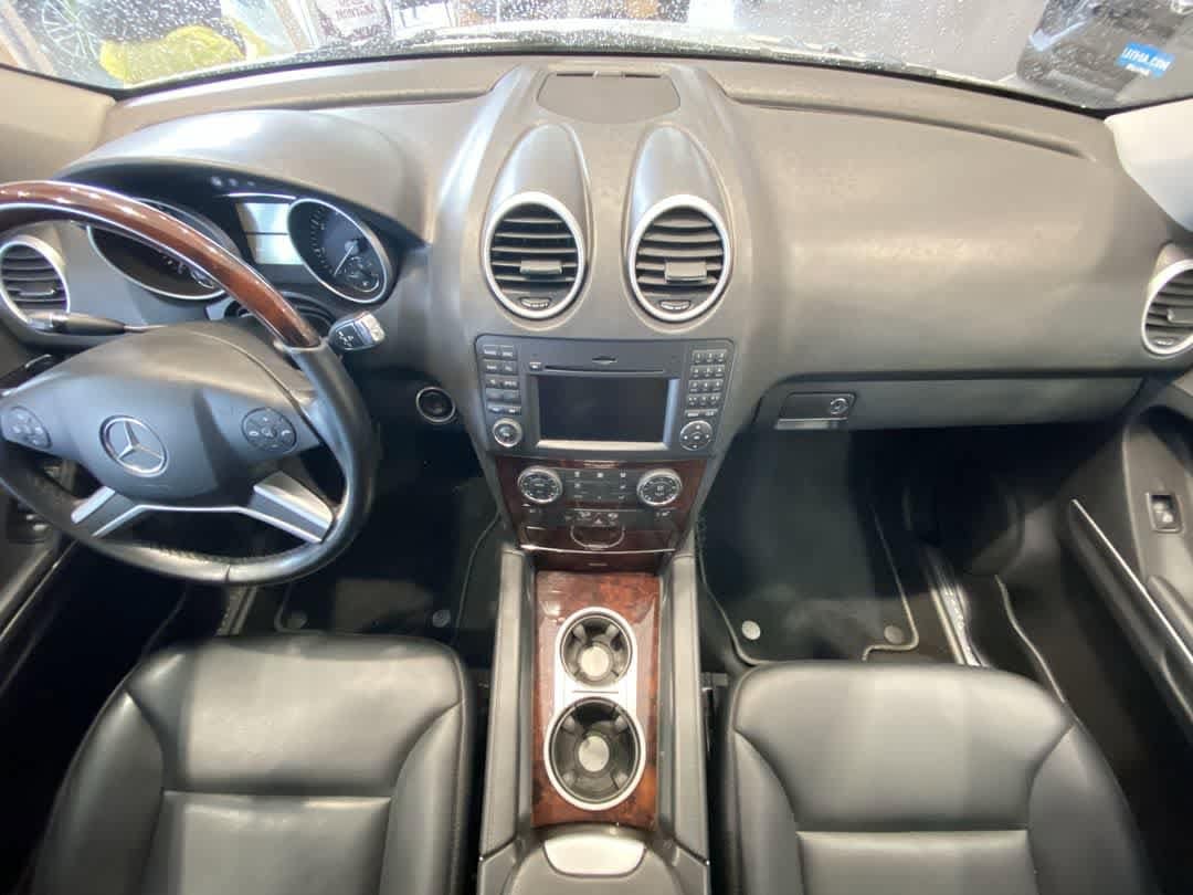 Thumbnail: 2010 Mercedes-Benz M-Class - 24