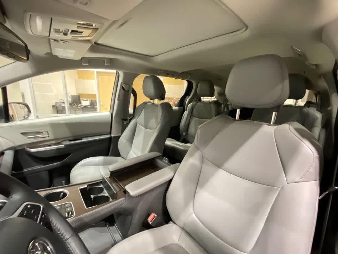 Thumbnail: 2024 Toyota Sienna - 14