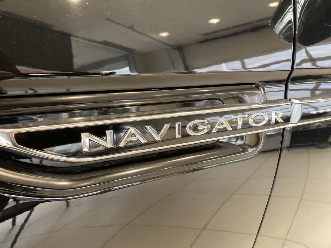 Thumbnail: 2020 Lincoln Navigator - 10