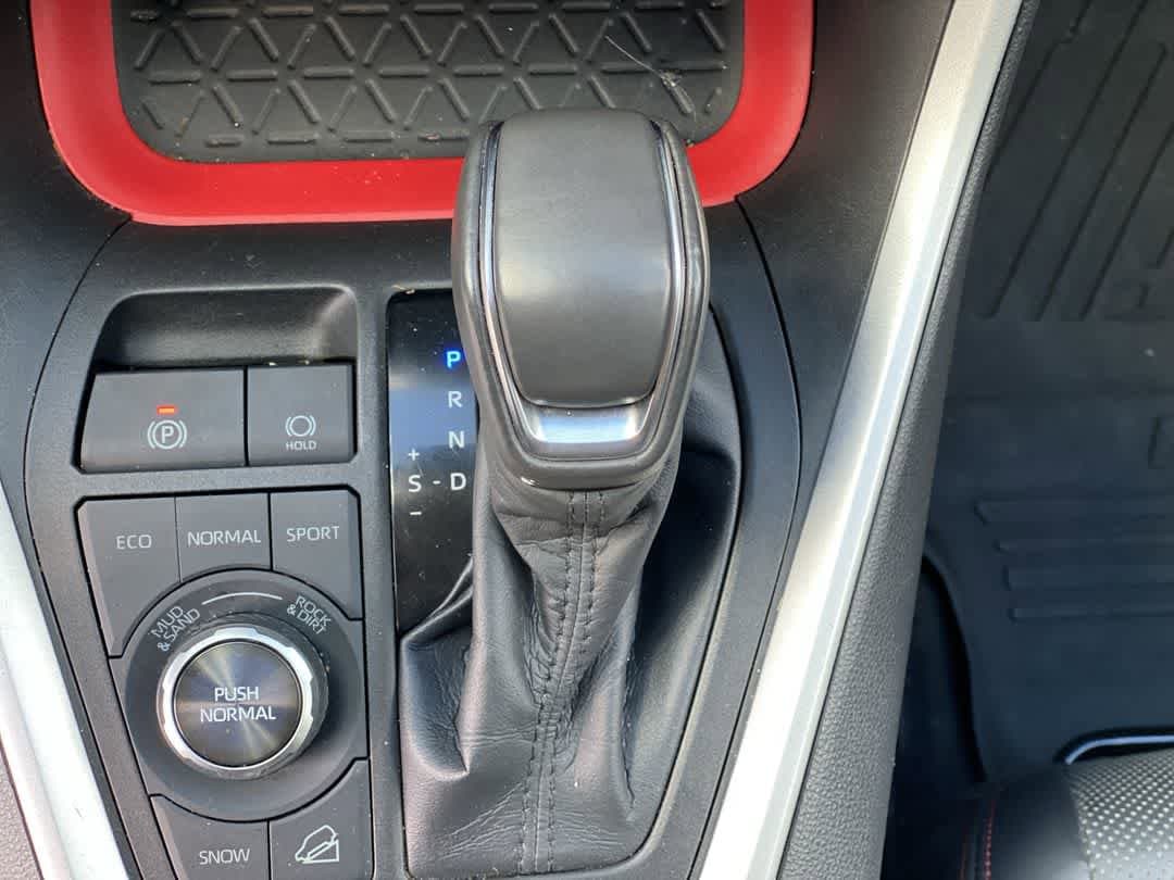 Thumbnail: 2022 Toyota RAV4 - 22