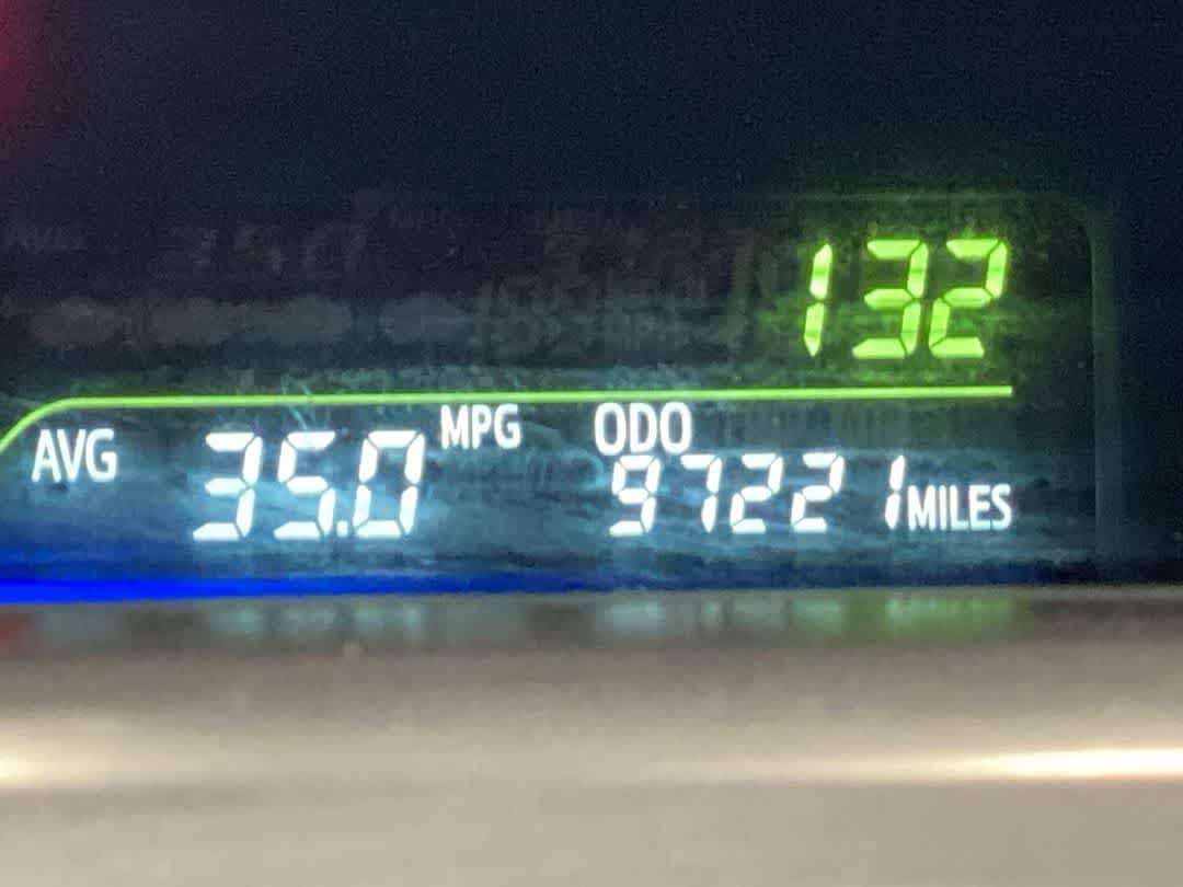 Thumbnail: 2013 Toyota Prius v - 18