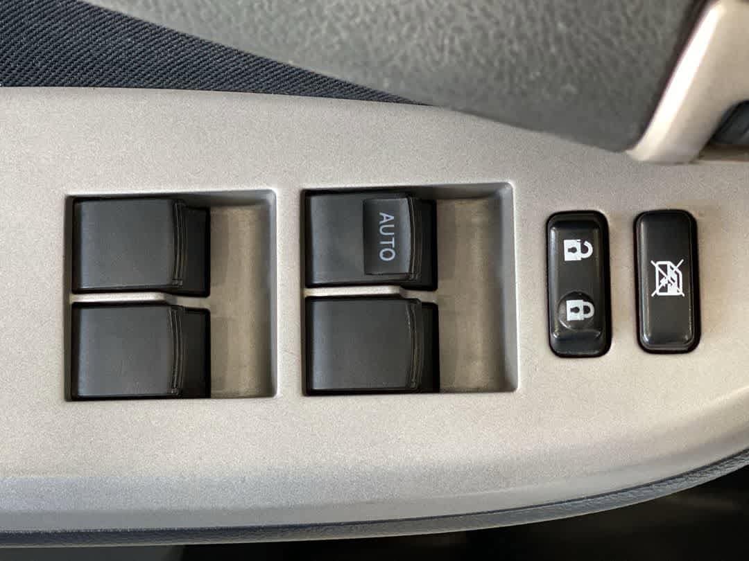 Thumbnail: 2010 Toyota Corolla - 16