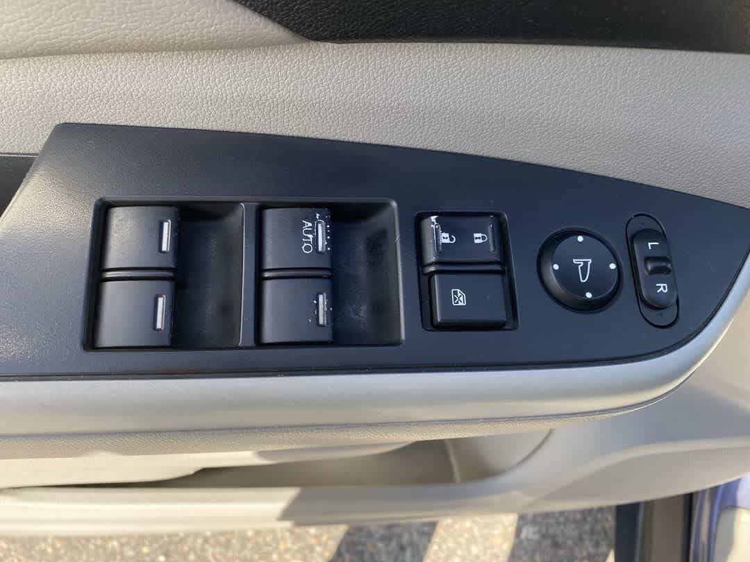 Thumbnail: 2012 Honda CR-V - 15