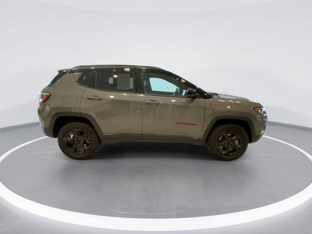 Thumbnail: 2023 Jeep Compass - 9