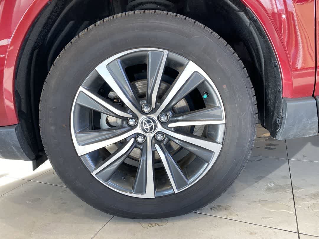 Thumbnail: 2023 Toyota Venza - 10