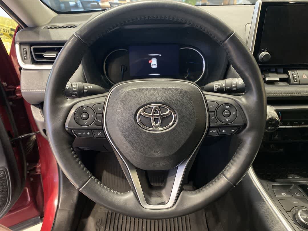 Thumbnail: 2023 Toyota RAV4 - 14