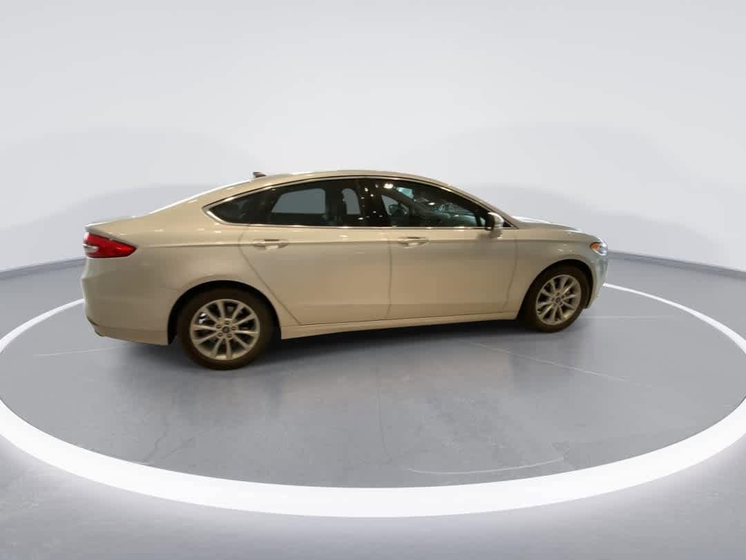 Thumbnail: 2017 Ford Fusion - 9
