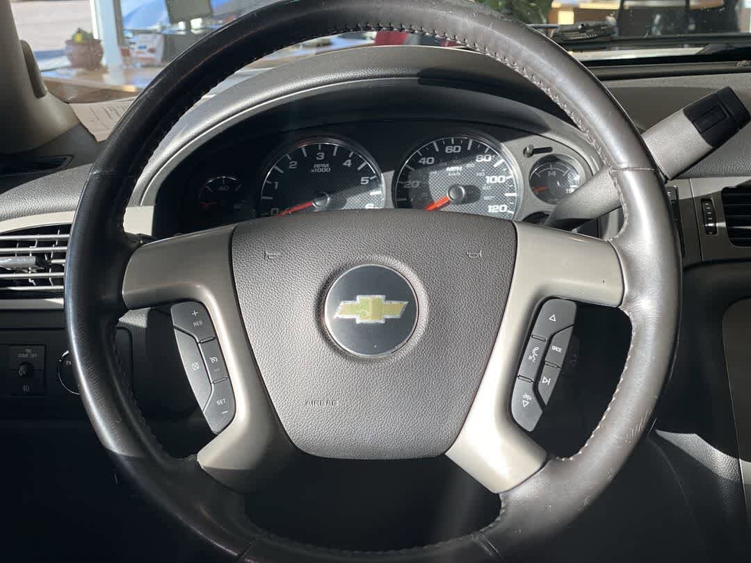 Thumbnail: 2013 Chevrolet Suburban - 17