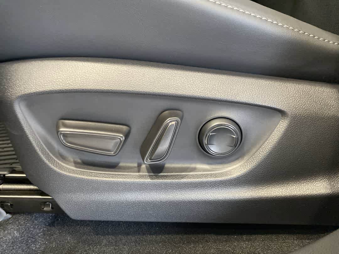 Thumbnail: 2026 Toyota Crown - 12