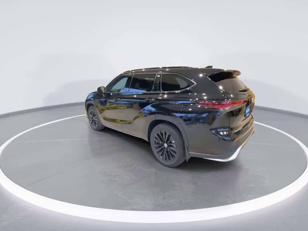 Thumbnail: 2025 Toyota Highlander - 6
