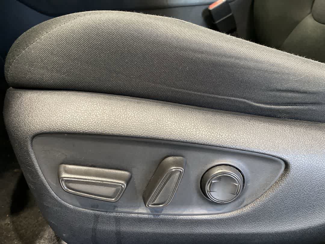 Thumbnail: 2025 Toyota RAV4 - 12