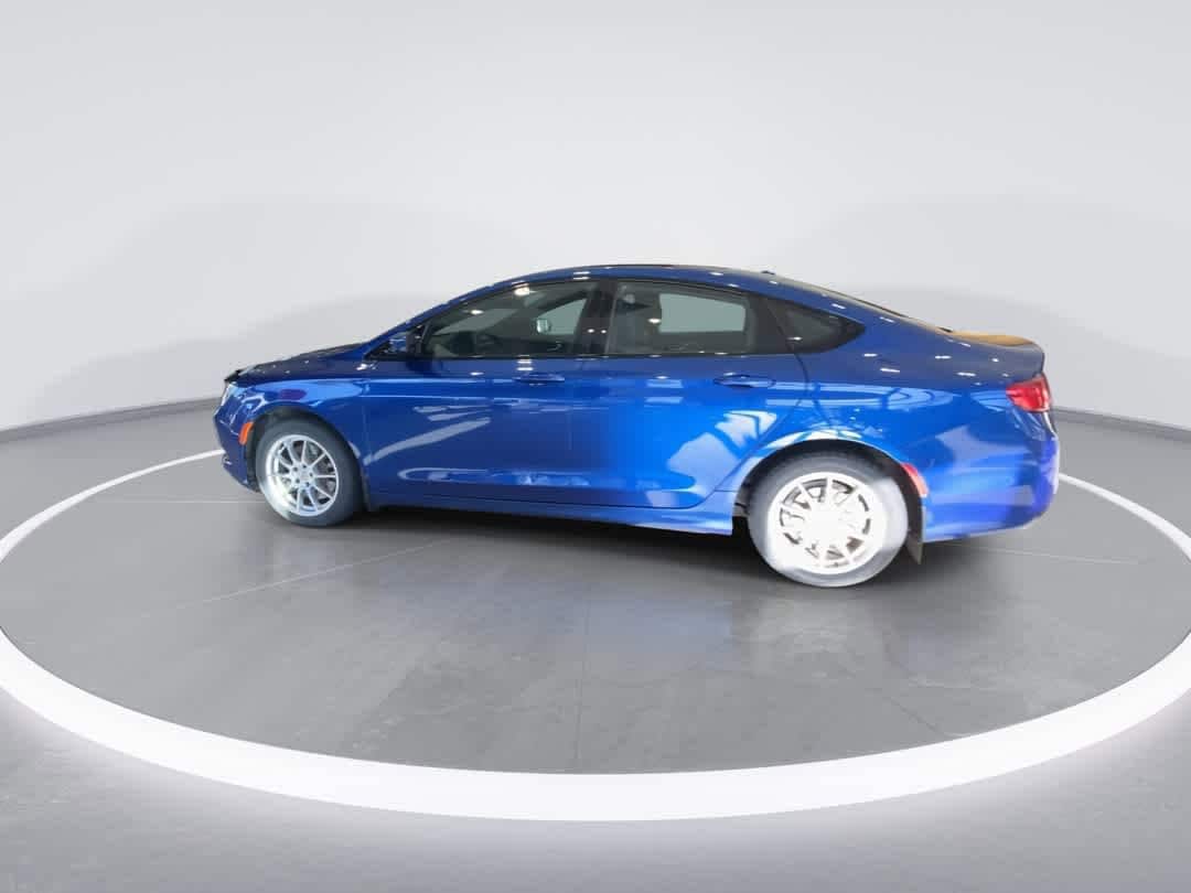 Thumbnail: 2015 Chrysler 200 - 5