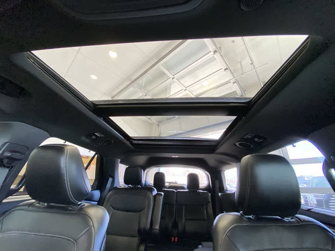 Thumbnail: 2020 Ford Explorer - 25