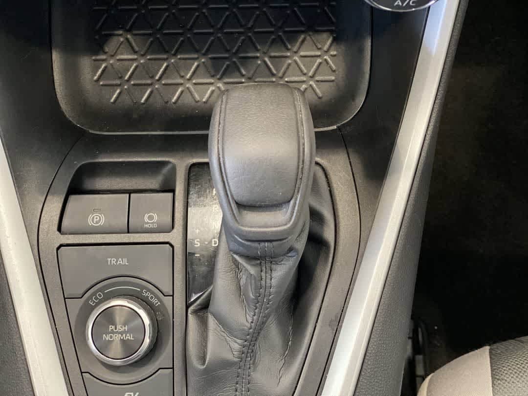 Thumbnail: 2022 Toyota RAV4 - 22