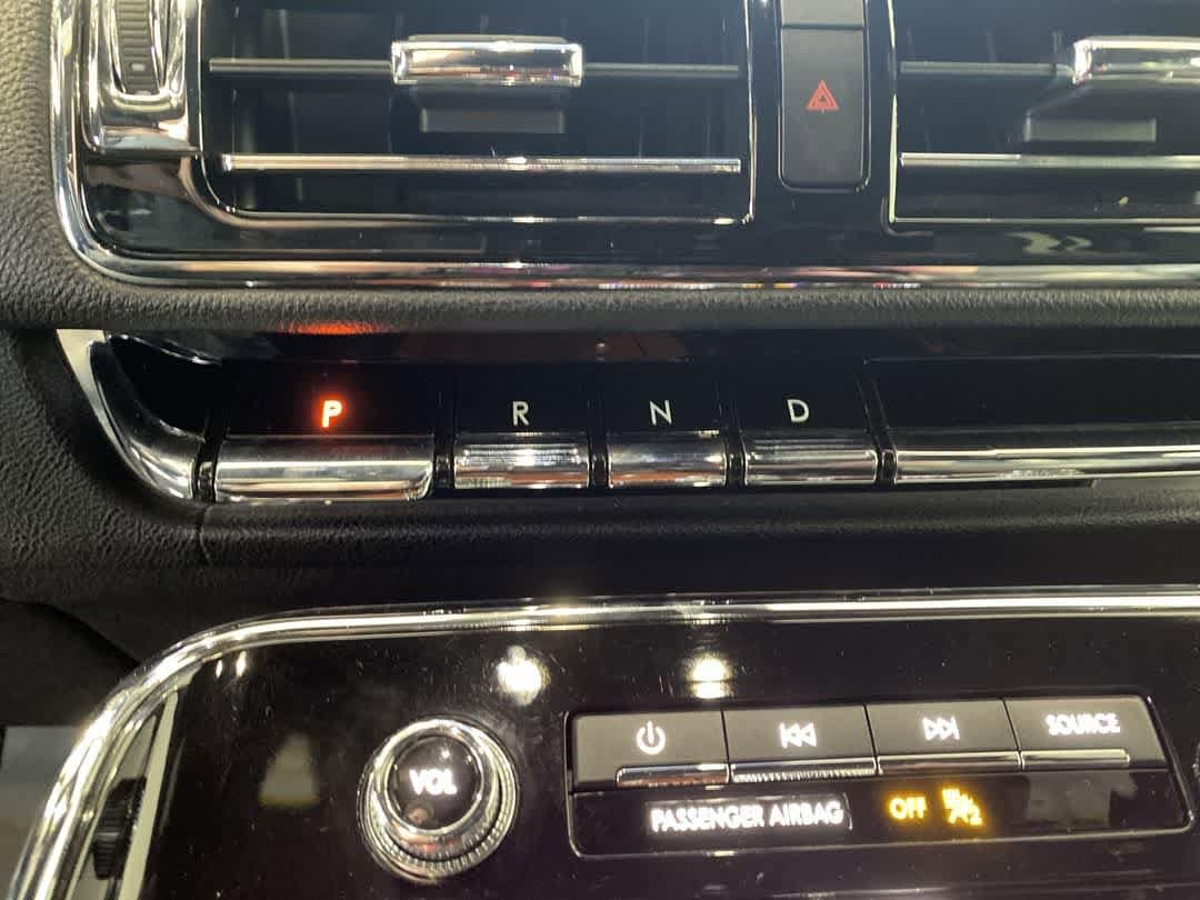 Thumbnail: 2020 Lincoln Navigator - 21