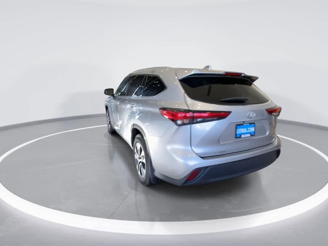 Thumbnail: 2021 Toyota Highlander - 6