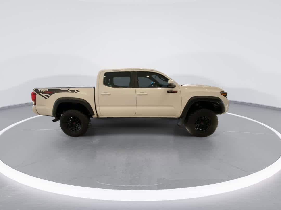 Thumbnail: 2020 Toyota Tacoma - 9