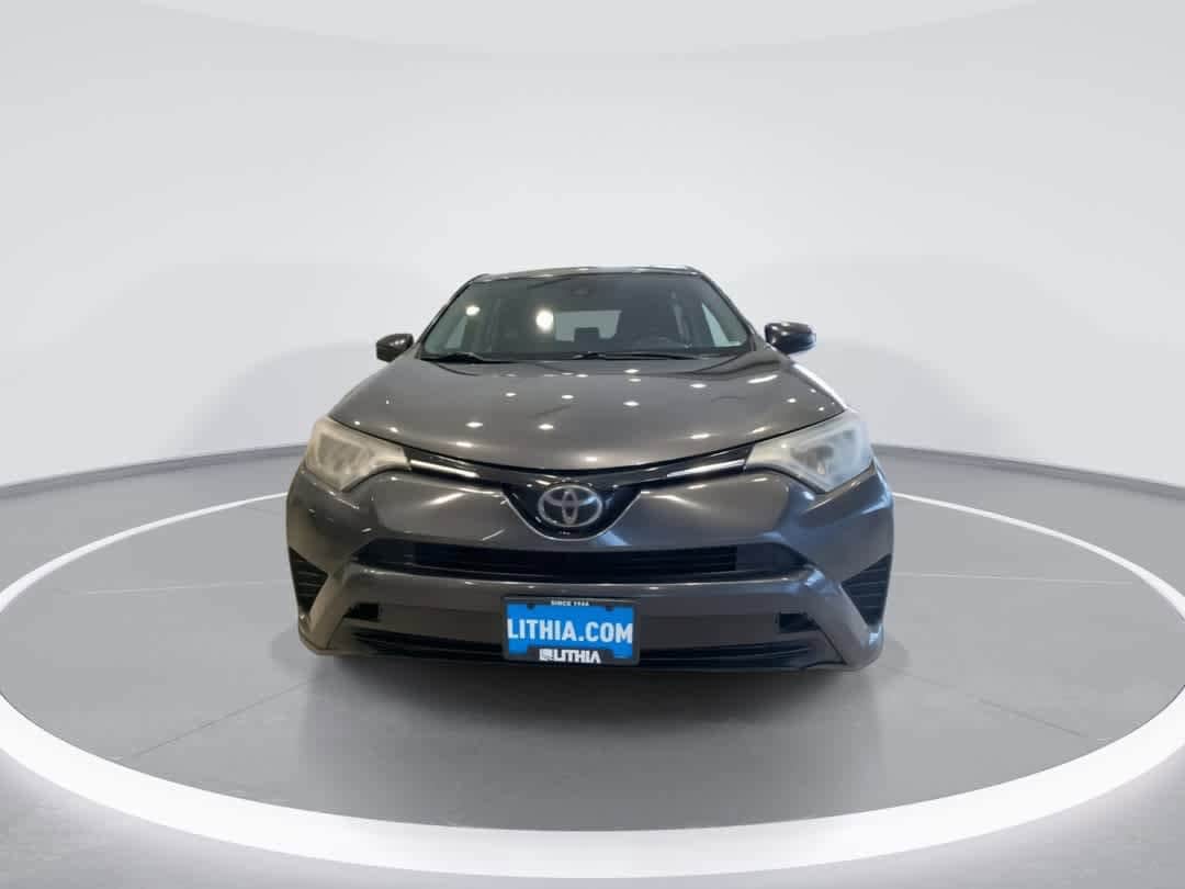 Thumbnail: 2018 Toyota RAV4 - 3