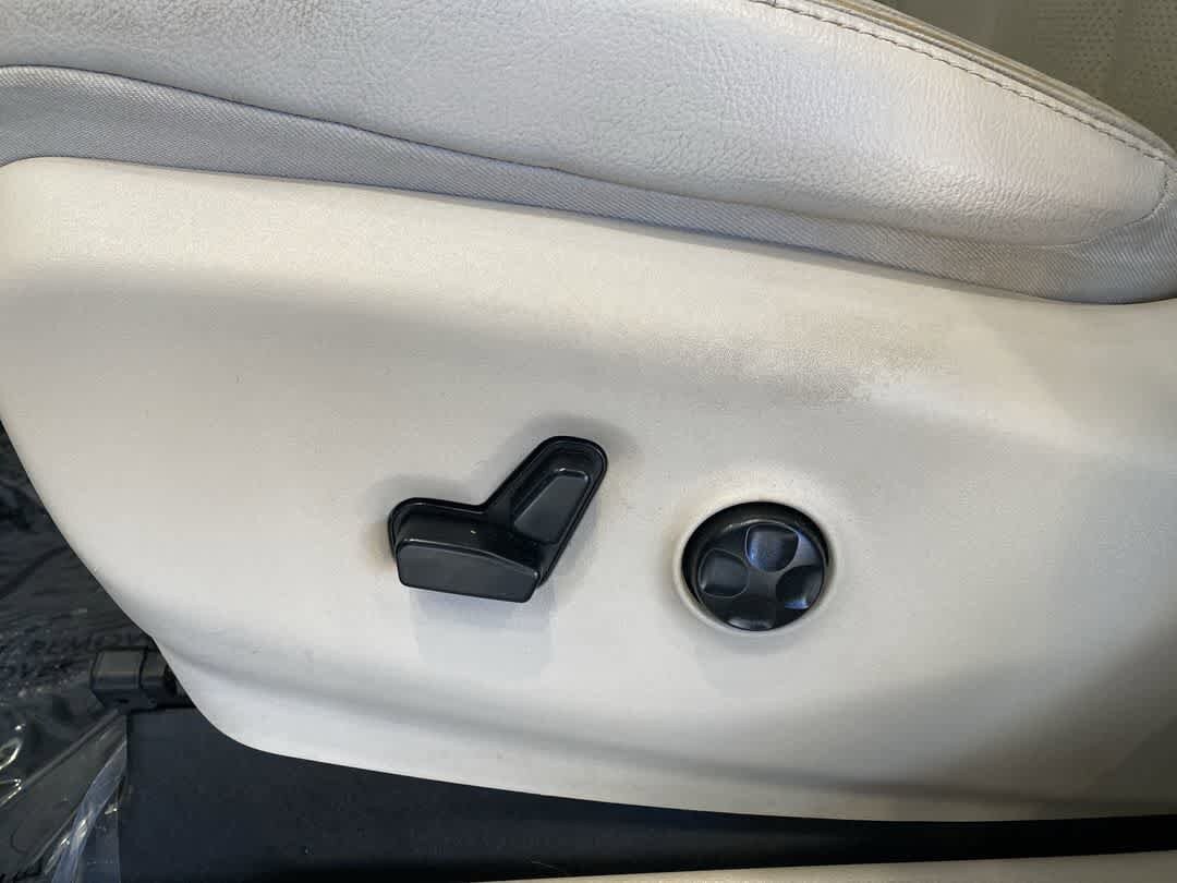 Thumbnail: 2017 Chrysler Pacifica - 12