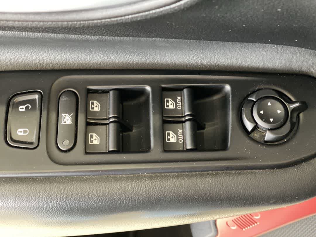 Thumbnail: 2020 Jeep Renegade - 16