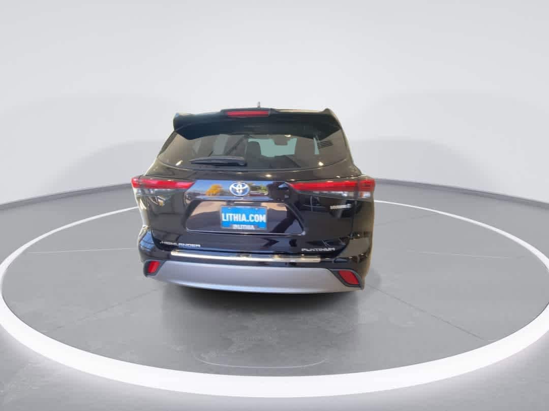 Thumbnail: 2021 Toyota Highlander - 7